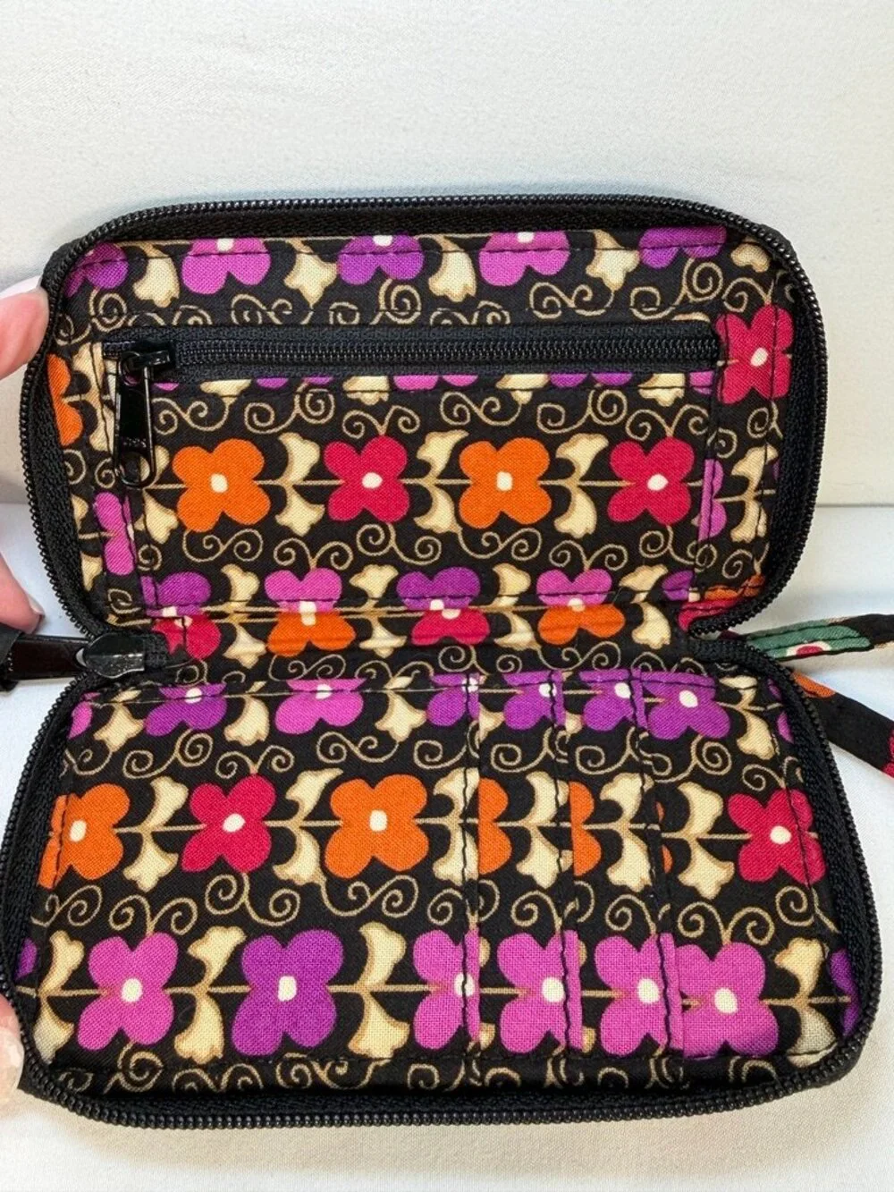 NWOT VERA BRADLEY Suzani Quilted Phone Case Wristlet Wallet
